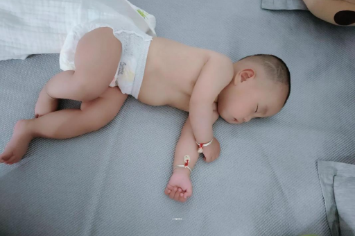 宜阳几个月宝宝会抬头